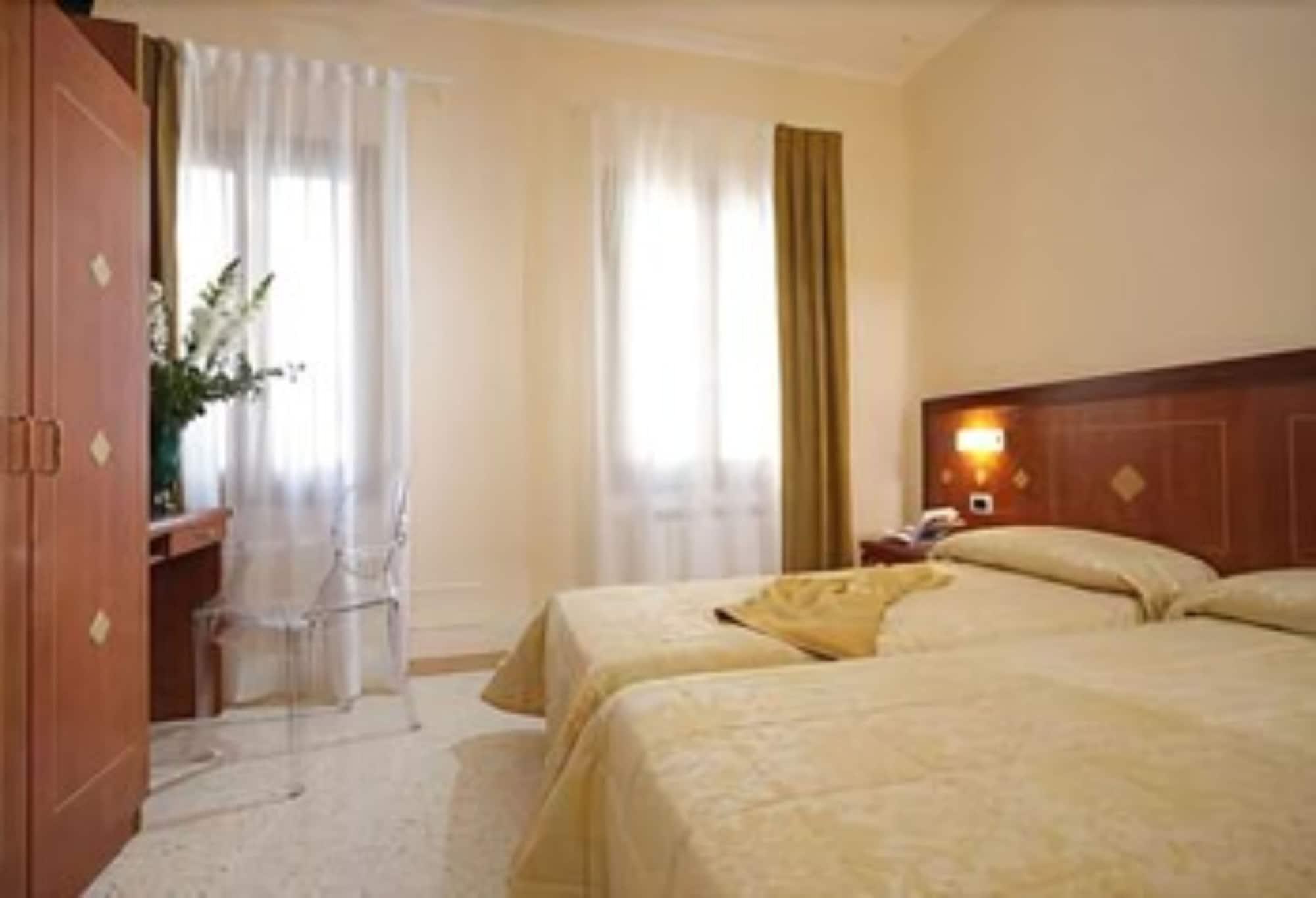 ונציה Hotel Adriatico מראה חיצוני תמונה